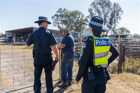 Divisional firearms officers .